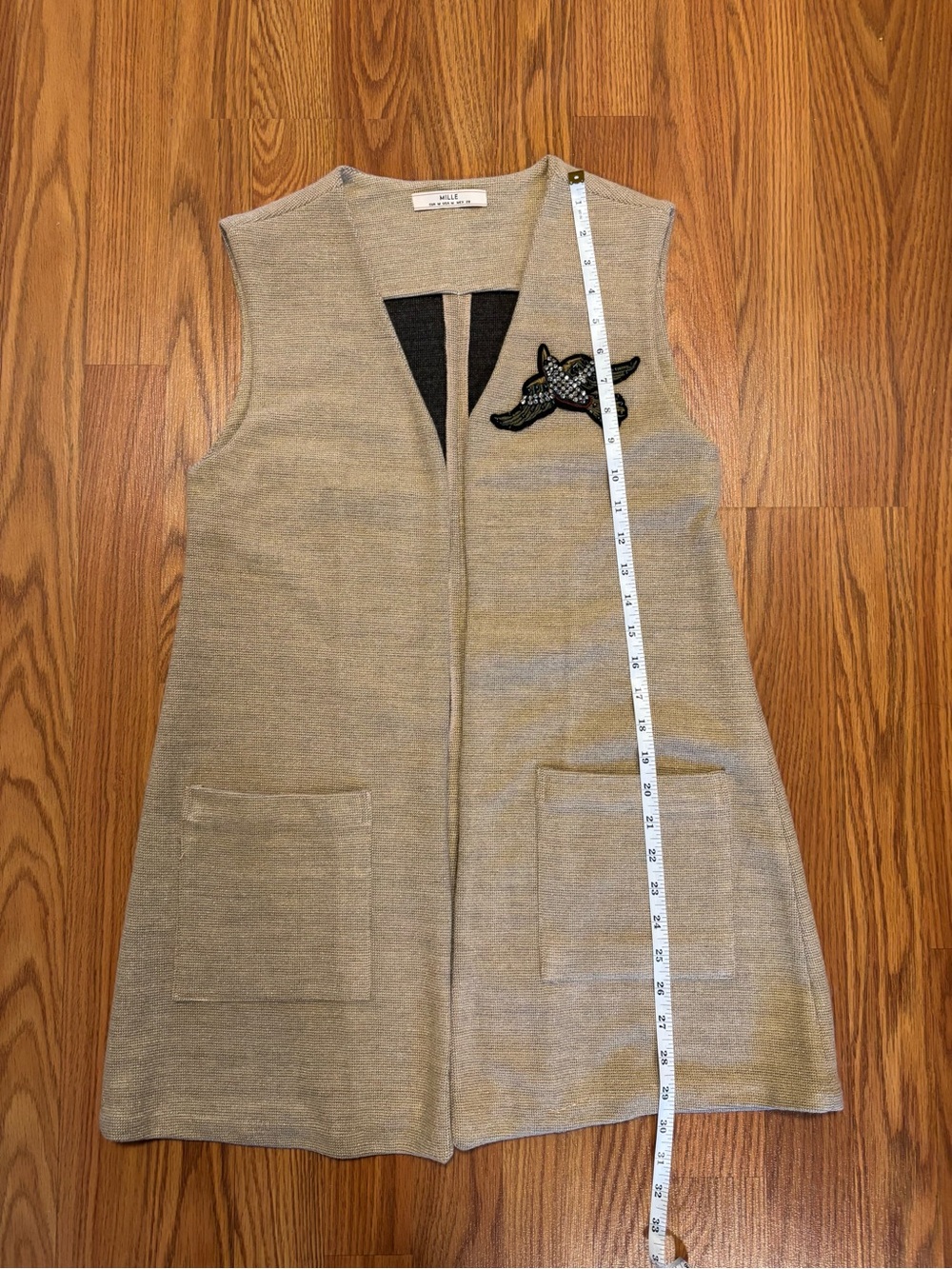 Sleeveless Open-Front Knit Vest in Cream with Embroidered Bird by Mille - Picture 5 of 8